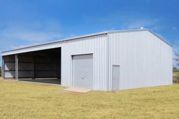 Farm shed with wide bay and garage, built by The Shed Company, North Auckland